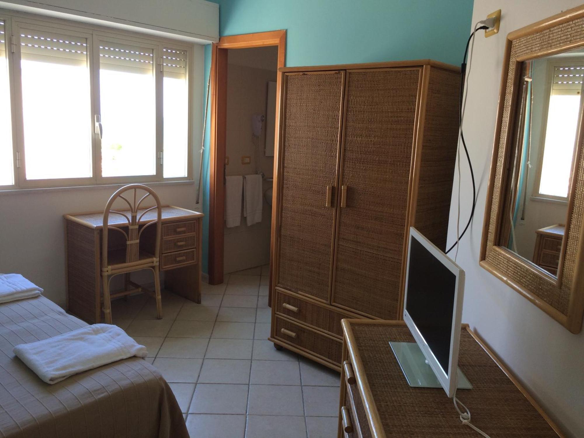 Hotel Il Triangolo Agnone Bagni Extérieur photo